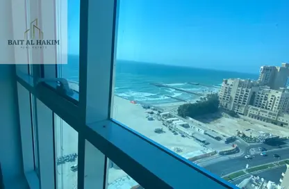 Apartment - 3 Bedrooms - 3 Bathrooms for rent in Corniche Tower - Ajman Corniche Road - Ajman