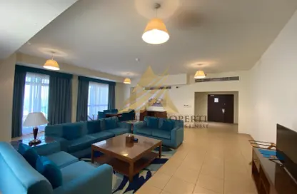 Living Room image for: Hotel  and  Hotel Apartment - 3 Bedrooms - 3 Bathrooms for rent in Roda Amwaj Suites - Amwaj - Jumeirah Beach Residence - Dubai, Image 1