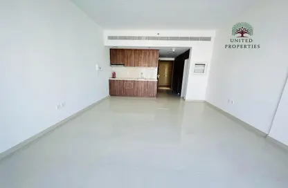 Empty Room image for: Apartment - 1 Bathroom for rent in Uptown Al Zahia - Sharjah, Image 1