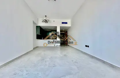 Apartment - 1 Bedroom - 2 Bathrooms for rent in Sama Al Jaddaf - Al Jaddaf - Dubai