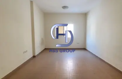 Apartment - 2 Bedrooms - 2 Bathrooms for rent in Muwailih Building - Muwaileh - Sharjah
