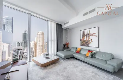 Living Room image for: Apartment - 3 Bedrooms - 4 Bathrooms for sale in Stella Maris - Dubai Marina - Dubai, Image 1