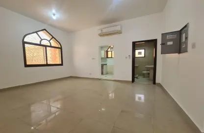 Apartment - 2 Bedrooms - 2 Bathrooms for rent in Between Two Bridges - Abu Dhabi