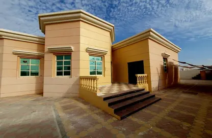 Outdoor House image for: Villa - 3 Bedrooms - 3 Bathrooms for rent in Al Bateen - Al Ain, Image 1