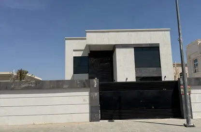 فيلا - 4 غرف نوم - 6 حمامات للبيع في حوشي - البادي - الشارقة
