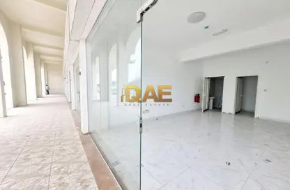 Shop - Studio - 1 Bathroom for rent in Karama Gold Building - Al Karama - Dubai
