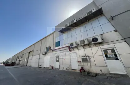 Warehouse - Studio - 4 Bathrooms for rent in ICAD - Industrial City Of Abu Dhabi - Mussafah - Abu Dhabi
