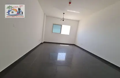 شقة - غرفة نوم - 2 حمامات للايجار في الزاهية 1 - الزاهية - تجارية مويلح - الشارقة