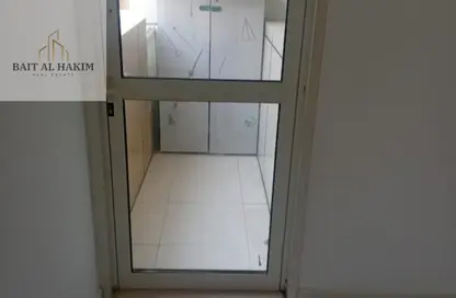 شقة - غرفة نوم - 2 حمامات للايجار في مبنى جيباس 3 - الراشدية 2 - الراشدية - عجمان