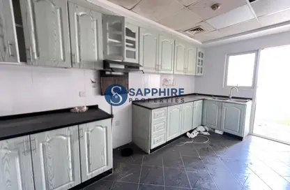 شقة - 2 غرف نوم - 2 حمامات للايجار في الخان - الشارقة