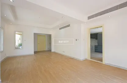 Villa - 3 Bedrooms - 3 Bathrooms for rent in Springs 10 - The Springs - Dubai
