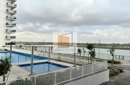 صورة لـ حوض سباحة شقة - 3 غرف نوم - 3 حمامات للبيع في وترز أج - جزيرة الياس - أبوظبي ، صورة رقم 1