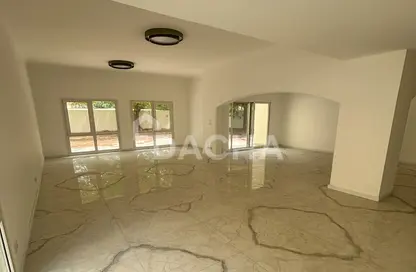 Villa - 5 Bedrooms - 6 Bathrooms for rent in Meadows 9 - Meadows - Dubai