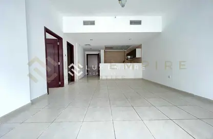 شقة - غرفة نوم - 2 حمامات للايجار في 1 رويال ريزدنس - رويال ريزدنس - مدينة دبي الرياضية - دبي