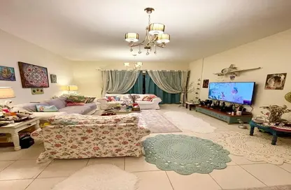 شقة - غرفة نوم - 1 حمام للبيع في الغزلان 4 - الغزلان - جرينز - دبي