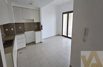 Apartment - 2 Bedrooms - 2 Bathrooms for sale in Hayat Boulevard-2A - Hayat Boulevard - Town Square - Dubai