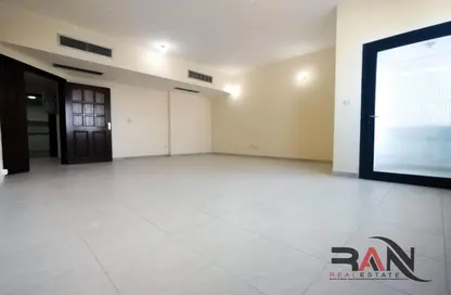 Empty Room image for: Apartment - 3 Bedrooms - 4 Bathrooms for rent in Kamala Tower - Al Khalidiya - Abu Dhabi, Image 1