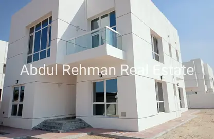 Villa - 4 Bedrooms - 5 Bathrooms for rent in Al Azra - Al Riqqa - Sharjah