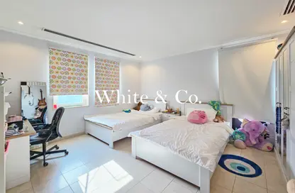 Villa - 5 Bedrooms - 6 Bathrooms for sale in Legacy - Jumeirah Park - Dubai