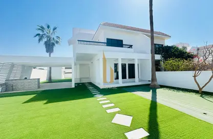 Villa - 4 Bedrooms - 4 Bathrooms for rent in Jumeirah 3 Villas - Jumeirah 3 - Jumeirah - Dubai