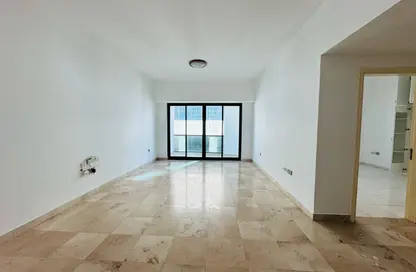 Apartment - 1 Bedroom - 2 Bathrooms for rent in Sahara Tower - Sheikh Zayed Road - Dubai