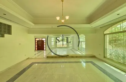 Villa - 5 Bedrooms - 5 Bathrooms for rent in Jumeirah 1 Villas - Jumeirah 1 - Jumeirah - Dubai