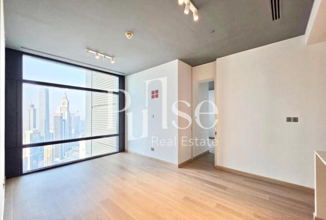 Spacious 1BR | Unfurnished | DIFC and Sea Views