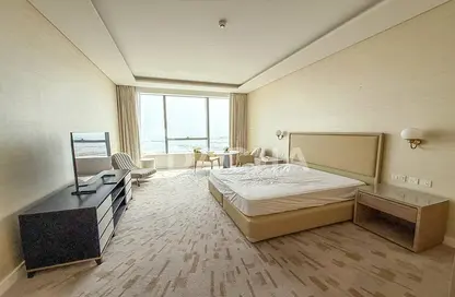 Apartment - Studio - 1 Bathroom for rent in The Palm Tower - Palm Jumeirah - Dubai