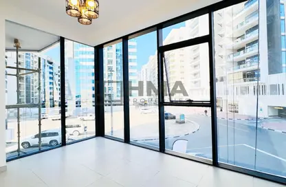 شقة - 2 غرف نوم - 3 حمامات للايجار في برج سلامة - ند الحمر - دبي