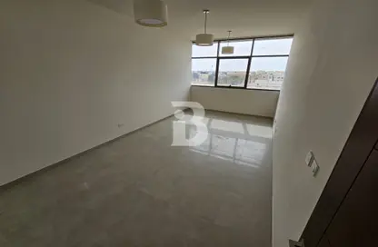 صورة لـ غرفة فارغة شقة - 2 غرف نوم - 3 حمامات للايجار في مدينة الفلاح - أبوظبي ، صورة رقم 1