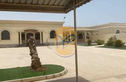 Villa - 4 Bedrooms - 5 Bathrooms for rent in Al Riffa - Ras Al Khaimah