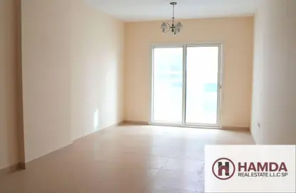 شقة - 2 غرف نوم - 2 حمامات للايجار في مجمع مويلح - تجارية مويلح - الشارقة