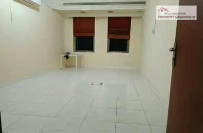 Empty Room image for: Apartment - 1 Bathroom for rent in Al Najda Street - Abu Dhabi, Image 1