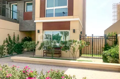Villa - 4 Bedrooms - 5 Bathrooms for rent in Villa Lantana 2 - Villa Lantana - Dubai Science Park - Dubai
