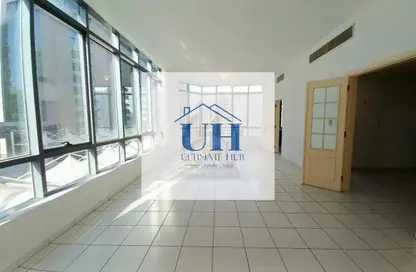 Apartment - 3 Bedrooms - 4 Bathrooms for rent in Khalifa Street - Abu Dhabi