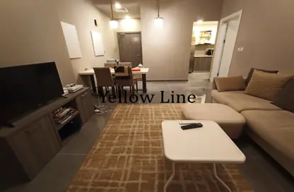 Living / Dining Room image for: Apartment - 1 Bedroom - 2 Bathrooms for rent in Leonardo Residences - Masdar City - Abu Dhabi, Image 1