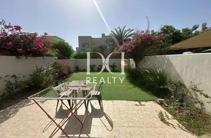 فيلا - 2 غرف نوم - 3 حمامات للايجار في الينابيع 15 - الينابيع - دبي