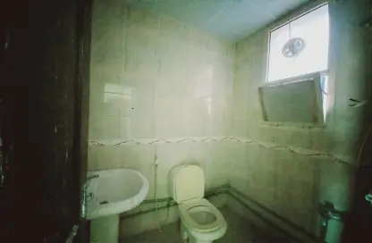 صورة لـ حمام شقة - 1 حمام للايجار في بناية اس جي المويلح - مويلح - الشارقة ، صورة رقم 1