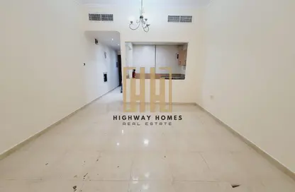 Apartment - Studio - 1 Bathroom for rent in Muwaileh 29 Building - Muwaileh - Sharjah