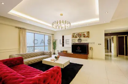 Living Room image for: Apartment - 4 Bedrooms - 4 Bathrooms for rent in Rimal 4 - Rimal - Jumeirah Beach Residence - Dubai, Image 1