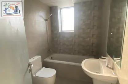 Apartment - 2 Bedrooms - 2 Bathrooms for rent in Jamal Abdul Nasser Street - Al Majaz - Sharjah