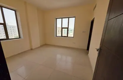 Apartment - 1 Bedroom - 2 Bathrooms for rent in Corniche Tower - Ajman Corniche Road - Ajman