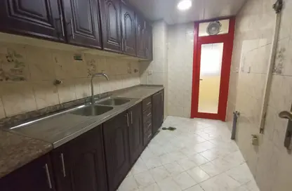 Apartment - 2 Bedrooms - 2 Bathrooms for rent in Emirates Tower - Hamdan Street - Abu Dhabi