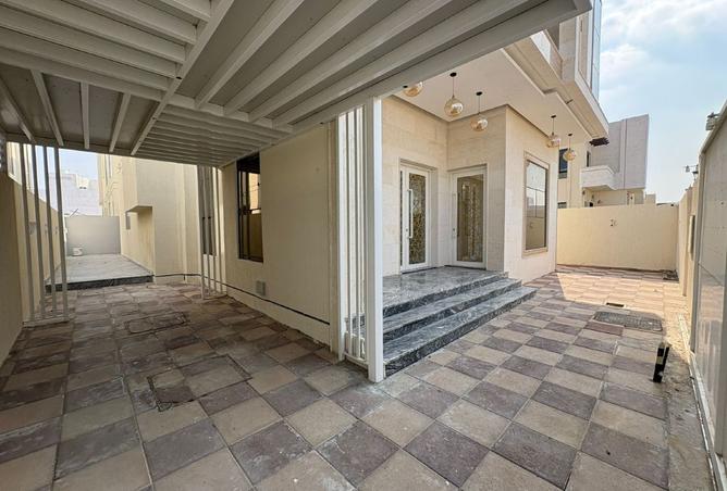 16051110 - Property Image 3