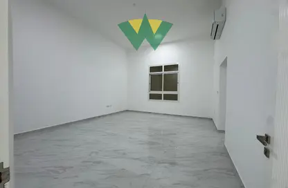 شقة - 3 غرف نوم - 3 حمامات للايجار في مدينة الرياض - أبوظبي