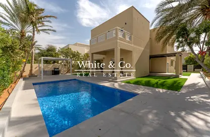 Villa - 4 Bedrooms - 3 Bathrooms for sale in Meadows 9 - Meadows - Dubai