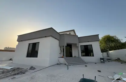 Villa - 4 Bedrooms - 5 Bathrooms for rent in Al Riffa - Ras Al Khaimah