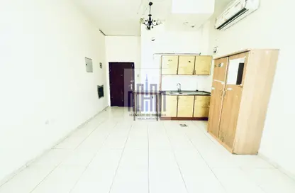 Apartment - Studio - 1 Bathroom for rent in Fire Station Road - Muwaileh - Sharjah