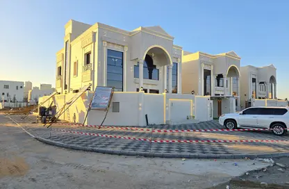 Villa - 5 Bedrooms - 7 Bathrooms for sale in Al Yasmeen 1 - Al Yasmeen - Ajman
