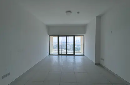 شقة - غرفة نوم - 2 حمامات للايجار في مبنى ربدان - مدينة السيارات - دبي